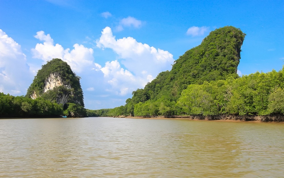 ผลการค้นหารูปภาพสำหรับ เขาขนาบน้ำ